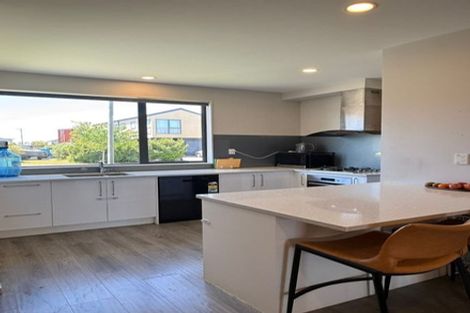 Photo of property in 6 Te Aparangi Road, Papakura, 2110