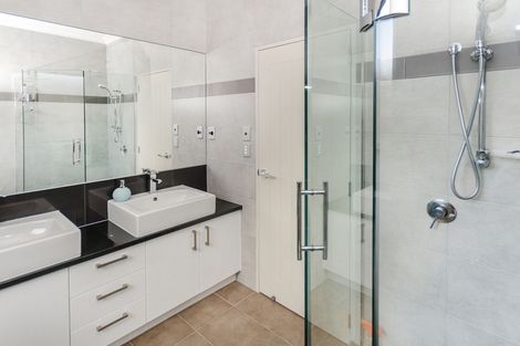 Photo of property in 20 Toscana Drive, Karaka, Papakura, 2113