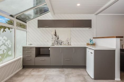 Photo of property in 5 Trevor Terrace, Paremata, Porirua, 5024