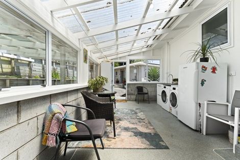 Photo of property in 4b Clerke Place, Marfell, New Plymouth, 4310