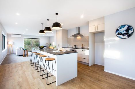 Photo of property in 42 Domett Street, Newlands, Wellington, 6037