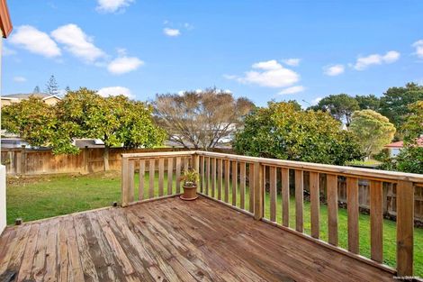 Photo of property in 1/2 Stoneleigh Court, Sunnynook, Auckland, 0632