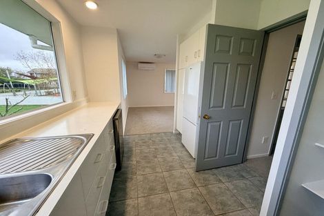 Photo of property in 2/30 Princes Street, Northcote Point, Auckland, 0627