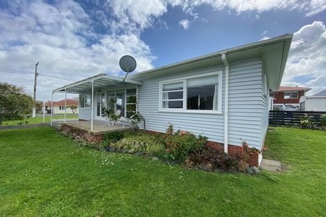 Photo of property in 106 Eversleigh Road, Belmont, Auckland, 0622