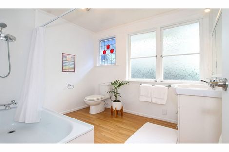 Photo of property in 1/219 Rangatira Road, Beach Haven, Auckland, 0626