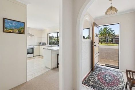 Photo of property in 4 Orchard Place, Lynmore, Rotorua, 3010