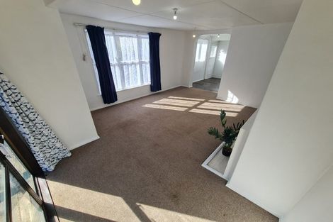 Photo of property in 195 Sievers Grove, Cannons Creek, Porirua, 5024