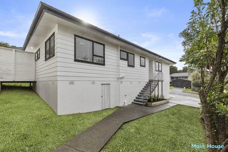 Photo of property in 8 Kupari Place, Totara Vale, Auckland, 0629