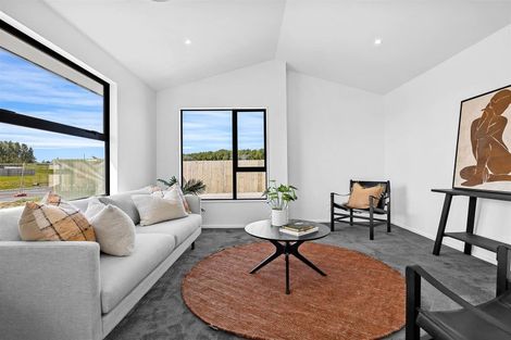 Photo of property in 37 Mcquillan Avenue, Woodend, 7610