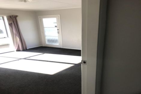 Photo of property in 121 Apollo Parade, Milson, Palmerston North, 4414