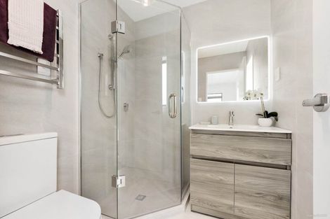 Photo of property in 17a Granville Drive, Massey, Auckland, 0614