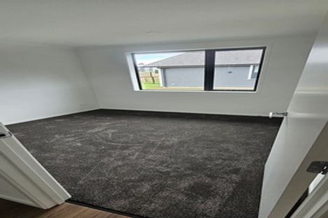 Photo of property in 13 Metoriti Crescent, Karaka, 2124