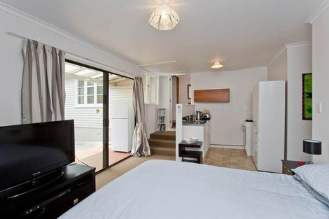 Photo of property in 30 Kokiri Street, Te Atatu South, Auckland, 0610