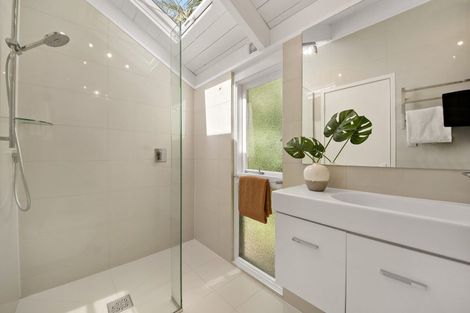 Photo of property in 26 Braemar Road, Castor Bay, Auckland, 0620