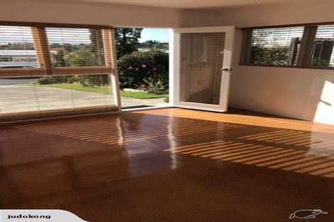Photo of property in 5 Madison Place, Forrest Hill, Auckland, 0620