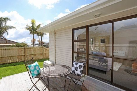 Photo of property in 12 Henry Curd Terrace, Pukekohe, 2120