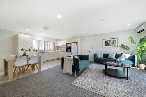 Photo of property in 8 Lockington Avenue, Henderson, Auckland, 0612