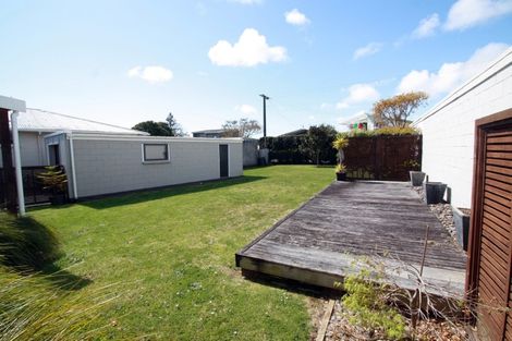 Photo of property in 9 Manu Crescent, Upper Vogeltown, New Plymouth, 4310