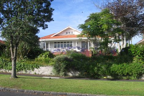 Photo of property in 3 Maungakiekie Avenue, Greenlane, Auckland, 1051