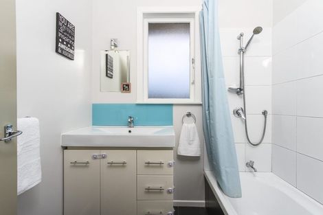 Photo of property in 12 Lucinda Place, Glen Eden, Auckland, 0602