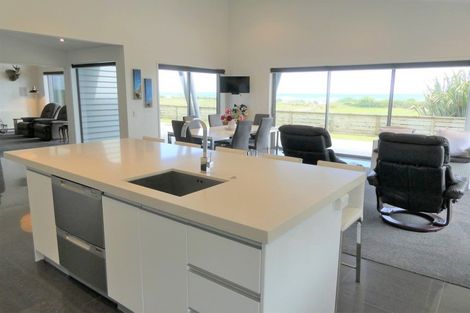 Photo of property in 14 Karoro Place, Karoro, Greymouth, 7805