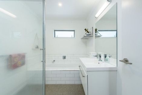 Photo of property in 1321b Papamoa Beach Road, Papamoa Beach, Papamoa, 3118