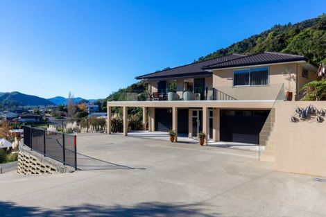 Photo of property in 26 Russell Street, Picton, 7220