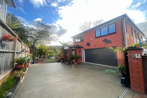 Photo of property in 25 Armstrong Place, New Lynn, Auckland, 0600