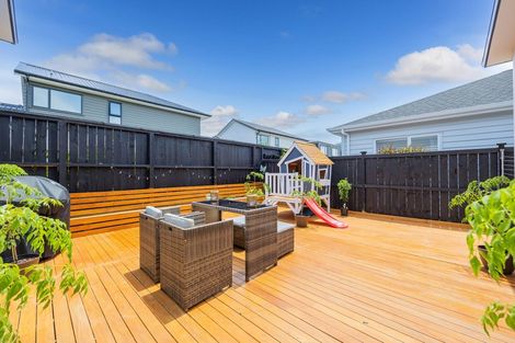 Photo of property in 7 Ropere Street, Kumeu, 0810