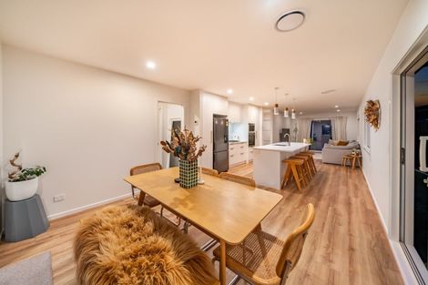 Photo of property in 23 Thornbury Lane, Timberlea, Upper Hutt, 5018