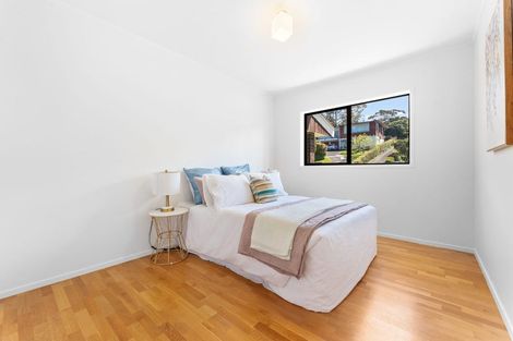 Photo of property in 23 Ravenwood Drive, Forrest Hill, Auckland, 0620