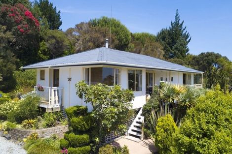 Photo of property in 105 Cable Bay Block Road, Cable Bay, 0420