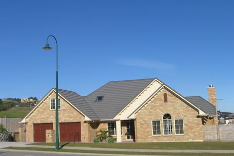 Photo of property in 9 Bejoy Rise, East Tamaki Heights, Auckland, 2016