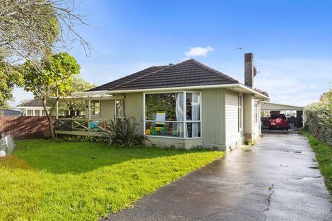 Photo of property in 7 Essex Street, Te Atatu South, Auckland, 0610