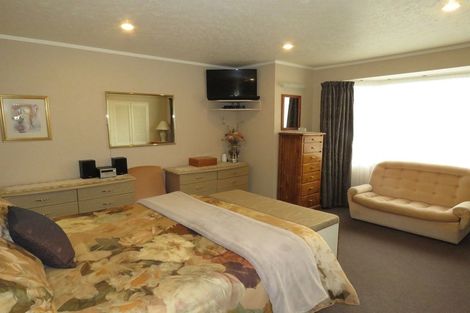 Photo of property in 51 Vogel Place, Waikiwi, Invercargill, 9810