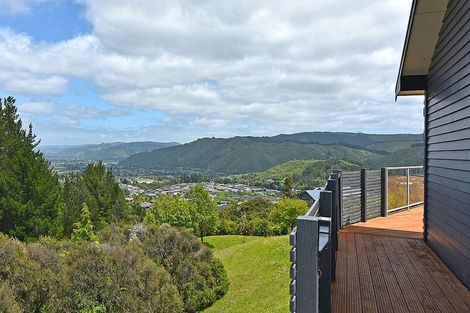 Photo of property in 1 Mount Marua Way, Timberlea, Upper Hutt, 5018