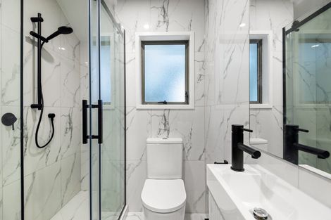 Photo of property in 2/48 Park Hill Road, Birkenhead, Auckland, 0626