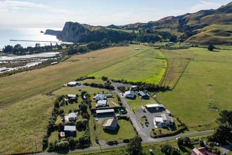 Photo of property in 20 Rangiuia Road, Tolaga Bay, 4077