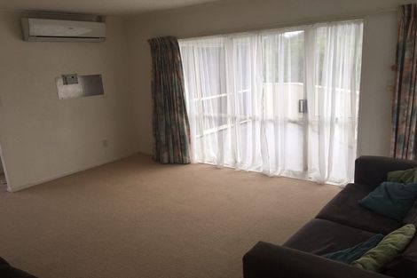 Photo of property in 51 James Evans Drive, Northcote, Auckland, 0627