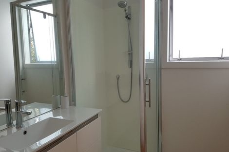 Photo of property in 36 Sohlue Place, Oteha, Auckland, 0632
