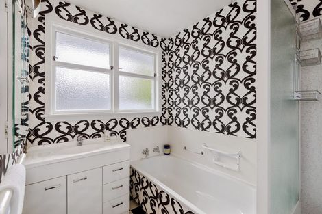 Photo of property in 2/98 Office Road, Merivale, Christchurch, 8014