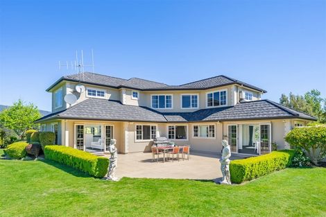 Photo of property in 18 Emerald Hill Drive, Birchville, Upper Hutt, 5018