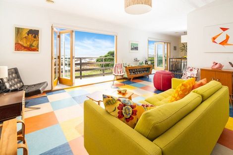 Photo of property in 158 The Esplanade, Houghton Bay, Wellington, 6023