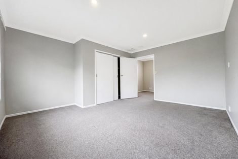 Photo of property in 18 Maroubra Place, Botany Downs, Auckland, 2010