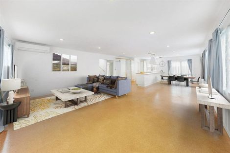 Photo of property in 2/50 Blanes Road, Weymouth, Auckland, 2103