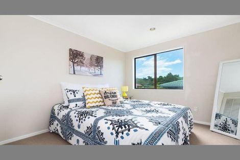 Photo of property in 150 Aviemore Drive, Highland Park, Auckland, 2010