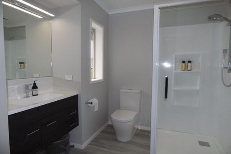 Photo of property in 12 Oakmont Crescent, Waiwhakaiho, New Plymouth, 4312