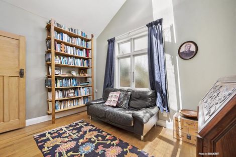 Photo of property in 19 Scarborough Terrace, Mount Victoria, Wellington, 6011