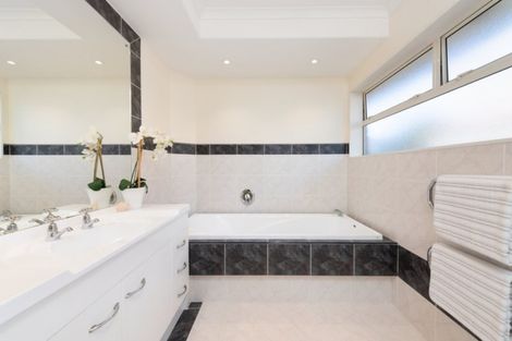 Photo of property in 17 Lilac Place, Otumoetai, Tauranga, 3110