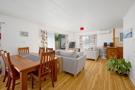 Photo of property in 1/19 Pine Avenue, Henderson, Auckland, 0612